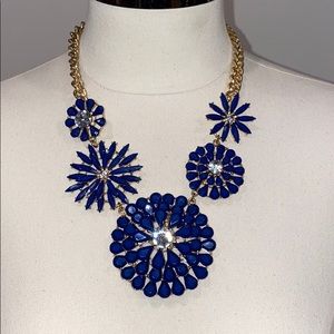 Statement necklace